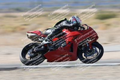 media/Nov-16-2025-Race Pace (Sun) [[8c5fa54630]]/Verified Riders/3-Turn 14 (1045am)/